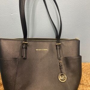 Micheal kors black leather roster bag